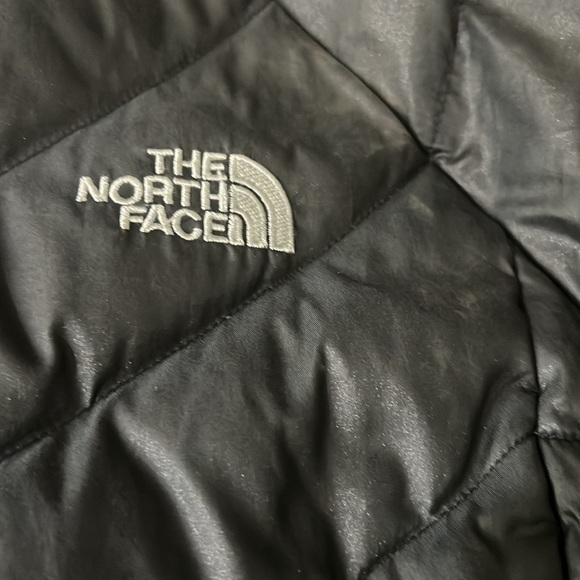 Women’s north face jacket 🔥 - Picture 4 of 8